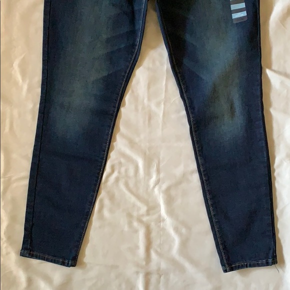 Levi’s Women’s Denizen Jeans - Picture 7 of 14